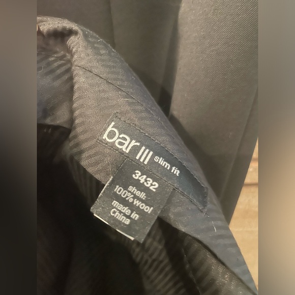 BAR III Slim Fit Solid Wool Suit Size 42R - 34x32 - Picture 6 of 6